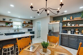Darling Waxahachie Home w/ Yard & Fire Pit!