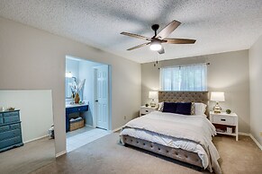 Darling Waxahachie Home w/ Yard & Fire Pit!