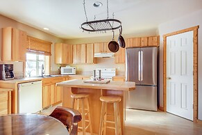 Montana Vacation Rental: 32 Mi to Yellowstone!