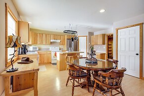 Montana Vacation Rental: 32 Mi to Yellowstone!