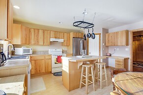 Montana Vacation Rental: 32 Mi to Yellowstone!