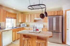 Montana Vacation Rental: 32 Mi to Yellowstone!