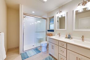 26-acre Pilot Point Ranch Home w/ Pool & Mini Golf