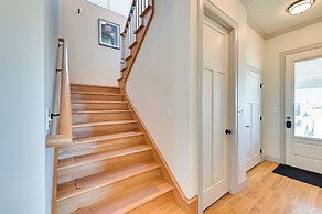 26-acre Pilot Point Ranch Home w/ Pool & Mini Golf