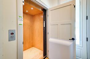 26-acre Pilot Point Ranch Home w/ Pool & Mini Golf