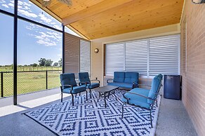 26-acre Pilot Point Ranch Home w/ Pool & Mini Golf