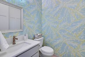 26-acre Pilot Point Ranch Home w/ Pool & Mini Golf