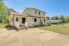 Well-equipped Morehead City Home ~ 5 Mi to Beach!