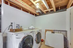 Serene Pacific Getaway: Deck, Grill & Fire Pit!