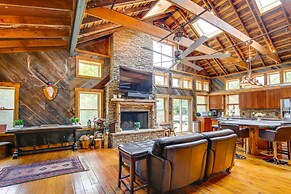 Serene Pacific Getaway: Deck, Grill & Fire Pit!