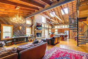 Serene Pacific Getaway: Deck, Grill & Fire Pit!