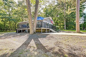 Au Gres Vacation Rental Cabin < 1 Mi to Lake Huron