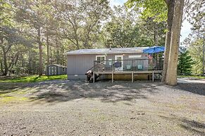 Au Gres Vacation Rental Cabin < 1 Mi to Lake Huron