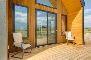 Yellowstone Prairie Retreat: 360 Mountain Views!