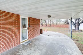 Family-friendly Blacksburg Retreat w/ Playground!