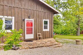 Henderson Vacation Rental < 1 Mi to Norfork Lake!