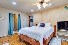 Henderson Vacation Rental < 1 Mi to Norfork Lake!