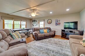Henderson Vacation Rental < 1 Mi to Norfork Lake!