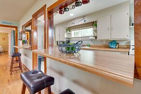 Henderson Vacation Rental < 1 Mi to Norfork Lake!