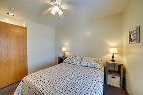 Cottage in Edinboro: Walk to Pat Crawford Beach!