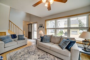 Cottage in Edinboro: Walk to Pat Crawford Beach!