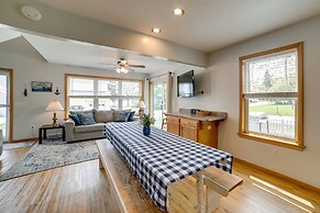 Cottage in Edinboro: Walk to Pat Crawford Beach!