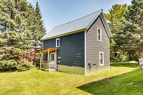 Pet-friendly Michigan Getaway w/ Porch & Kayaks!