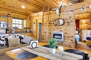 Cozy Lake Sardis Cabin w/ Stunning View!