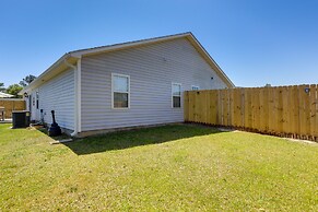 Updated Hubert Vacation Rental 5 Mi to Beaches!