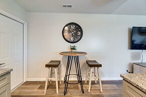 Updated Hubert Vacation Rental 5 Mi to Beaches!