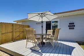 Updated Hubert Vacation Rental 5 Mi to Beaches!