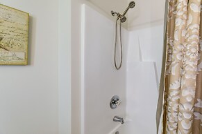 Updated Hubert Vacation Rental 5 Mi to Beaches!