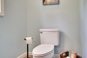 Buchanan Home w/ Deck, 4 Mi to Paris Landing!