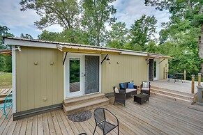 Buchanan Home w/ Deck, 4 Mi to Paris Landing!