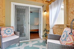 Buchanan Home w/ Deck, 4 Mi to Paris Landing!