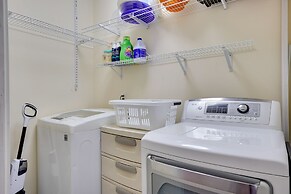 Buchanan Home w/ Deck, 4 Mi to Paris Landing!