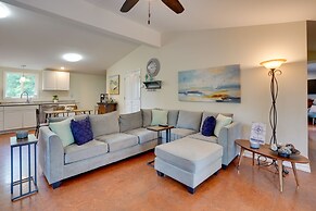 Buchanan Home w/ Deck, 4 Mi to Paris Landing!