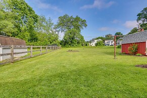 Pet-friendly Berryville Home: Walk to Main Street!