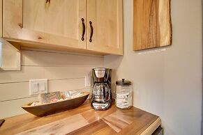 < 1 Mi to Dtwn: Home w/ Deck in Clarkdale!