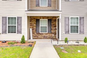 Havelock Home: Private Yard, 2 Mi to Cherry Point!