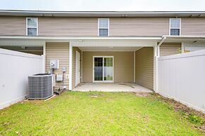 Havelock Home: Private Yard, 2 Mi to Cherry Point!