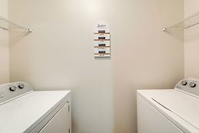 Havelock Home: Private Yard, 2 Mi to Cherry Point!