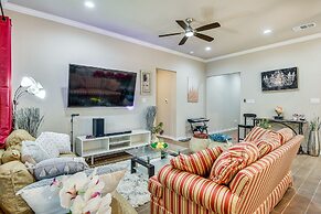 Grand Prairie Gem w/ Yard ~ 5 Mi to At&t Stadium!