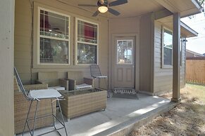 Grand Prairie Gem w/ Yard ~ 5 Mi to At&t Stadium!