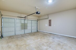 Grand Prairie Gem w/ Yard ~ 5 Mi to At&t Stadium!