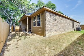 Grand Prairie Gem w/ Yard ~ 5 Mi to At&t Stadium!