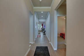 Grand Prairie Gem w/ Yard ~ 5 Mi to At&t Stadium!