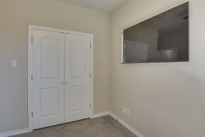 Grand Prairie Gem w/ Yard ~ 5 Mi to At&t Stadium!