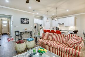 Grand Prairie Gem w/ Yard ~ 5 Mi to At&t Stadium!