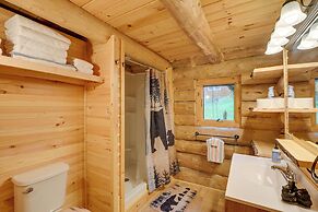 Secluded Greenville Cabin: Walk to Moosehead Lake!